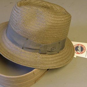 New Bailey of Hollywood  lite straw fedora Medium